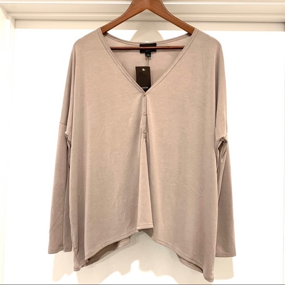 Lumiere Tops - DONATED!  LUMIERE V-neck High-Low Cut Top